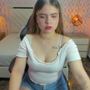 Camgirl is actually offline