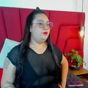 leah_curvy