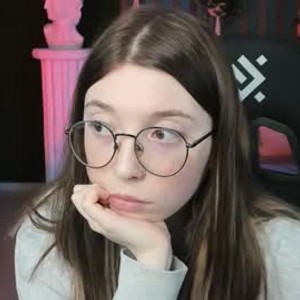 chaturbate lilly__rain webcam profile pic via glamcambabes.com