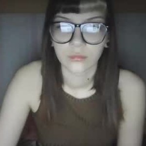 watchgirlcam.com lily_lottie livesex profile in skinny cams