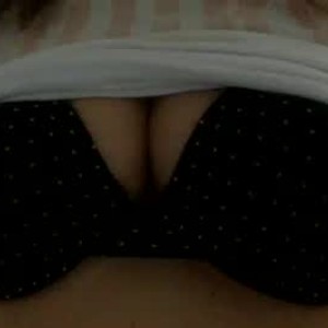 chaturbate lilymiadiamond webcam profile pic via glamcambabes.com