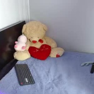 mega-camsex.net littlee__bunny livesex profile in cute cams