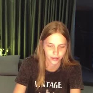 chaturbate littlemolly1 webcam profile pic via cam-performer.com