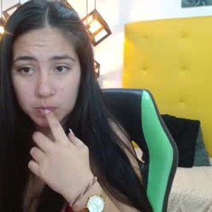 girlsupnorth.com lizzaxs livesex profile in latina cams