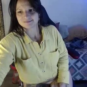 pornos.live lizzy_love_latina livesex profile in curvy cams