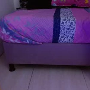 sexlivecamsites.com lola_wish livesex profile in c2c cams