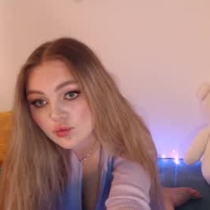 Camgirl is actually offline