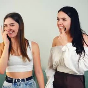 livestrip-joy.com louriezita livesex profile in young cams