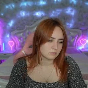 girlsupnorth.com lovelyybell livesex profile in redhead cams