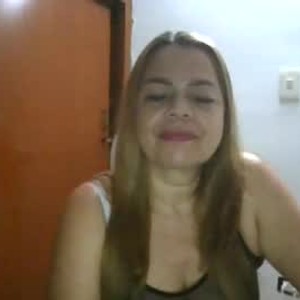 chaturbate lucia421474 webcam profile pic via free6cams.com