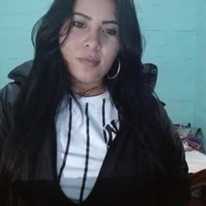 iluvcams.com luna_india livesex profile in anal cams