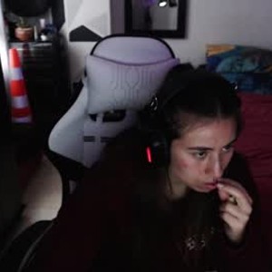 elivecams.com lunabloom_77 livesex profile in teen cams
