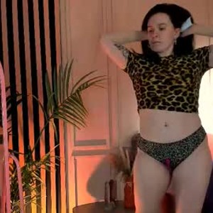 lunamirana webcam livesex profile on sexcityguide.com