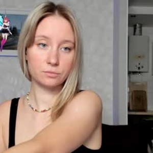 girlsupnorth.com lusyagreenberg livesex profile in blonde cams