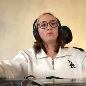 chaturbate lyndseyfiacco webcam profile pic via xxx-topcamgirls.com