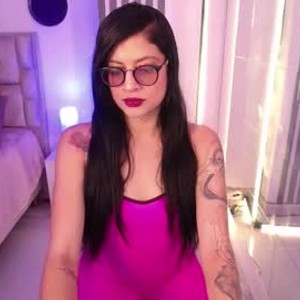 sexcityguide.com mayli_xo livesex profile in feet cams