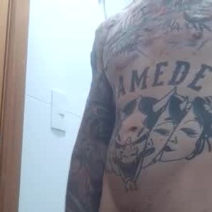 Cam boy medfarm