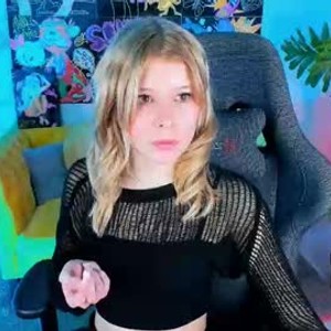 chaturbate miachains webcam profile pic via watchgirlcam.com