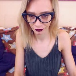 Camgirl is actually offline