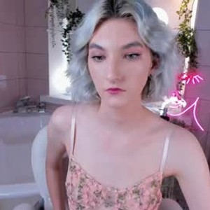 Camgirl is actually offline