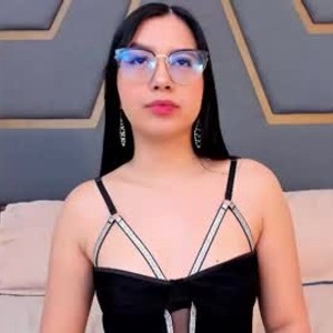 cam-performer.com miaevanz_ livesex profile in cute cams