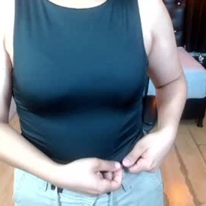 webcam-sexe.net miah_00 livesex profile in curvy cams