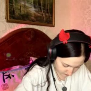 pornsexycams.com midnight_fairy livesex profile in cute cams