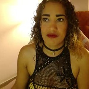 girlsupnorth.com miiacandy livesex profile in latina cams