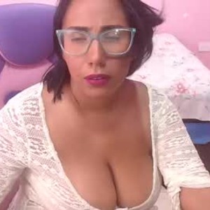 chaturbate milf_latin_ebony webcam profile pic via netcams24.com