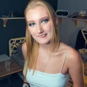 Camgirl is actually offline