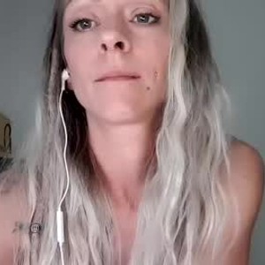 chaturbate minimarybloody webcam profile pic via gonewildcams.com