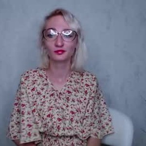 chaturbate miss_lillyy webcam profile pic via elivecams.com