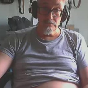 Cam boy mistermono