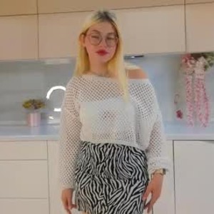 livesexr.com moiracheatwood livesex profile in blonde cams