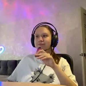mega-camsex.com moirahur livesex profile in make-it-rain cams