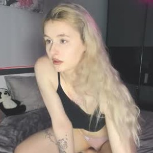 livesex.fan molly_toad livesex profile in flexible cams