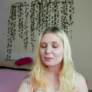 chaturbate moon___love webcam profile pic via bestlivesexchat.com