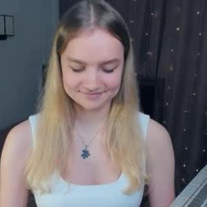 6livesex.com moonperedz livesex profile in teen cams