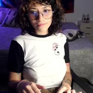 Camgirl is actually offline