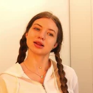 sexlivecamsites.com not_so_far livesex profile in british cams