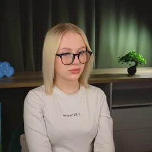 amateursex-livecam.com odettedunnuck livesex profile in blonde cams