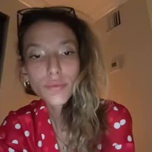 myliveeroticcams.com peachfuzz33 livesex profile in petite cams