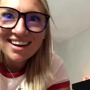 chaturbate peepholeprincess webcam profile pic via sexcam3d.net