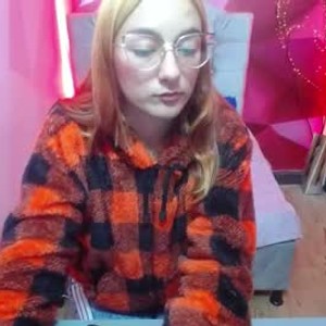 chaturbate perla_red webcam profile pic via badgirlwebcam.com