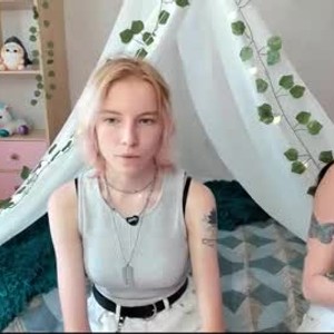 chaturbate pink_lila18 webcam profile pic via pornsexycams.com