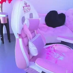 xxx-topcamgirls.com pink_princeess livesex profile in smok cams