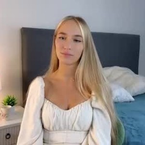 Camgirl is actually offline