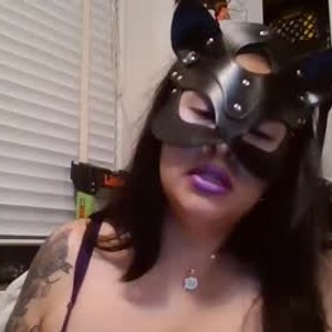 myliveeroticcams.com queenakat livesex profile in findom cams