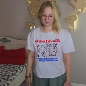 chaturbate queeniegladish webcam profile pic via watchgirlcam.com