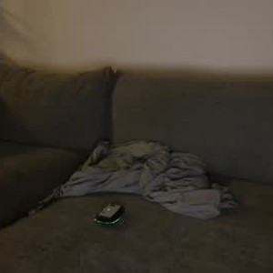 raisedbychi Live Cam